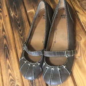 Final Price! Brown Leather Flats